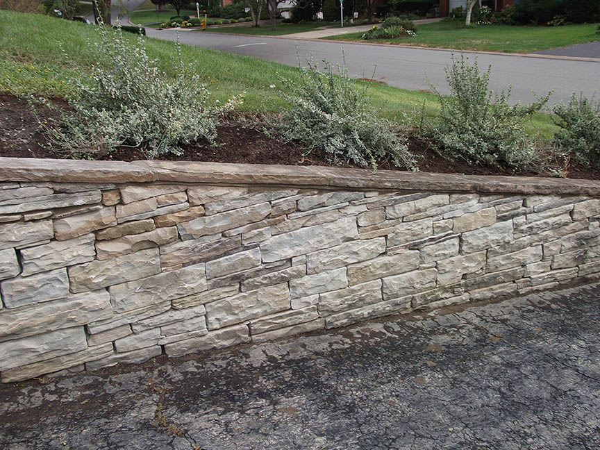 Natural-stone-retaining-wall-3